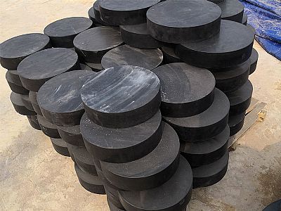 阜新板式橡胶支座由若干层橡胶片与薄钢板经加压硫化